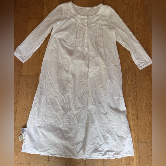 Eileen West White Long Sleeve Nightgown - Picture 14 of 16